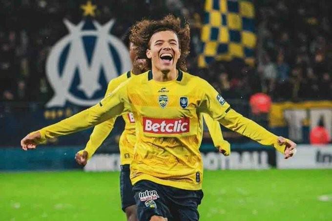 开云体育-Here we go!罗马诺:马赛就签下索肖天才中场约瑟夫达成协议